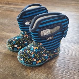 New Bogs toddler boots size 4